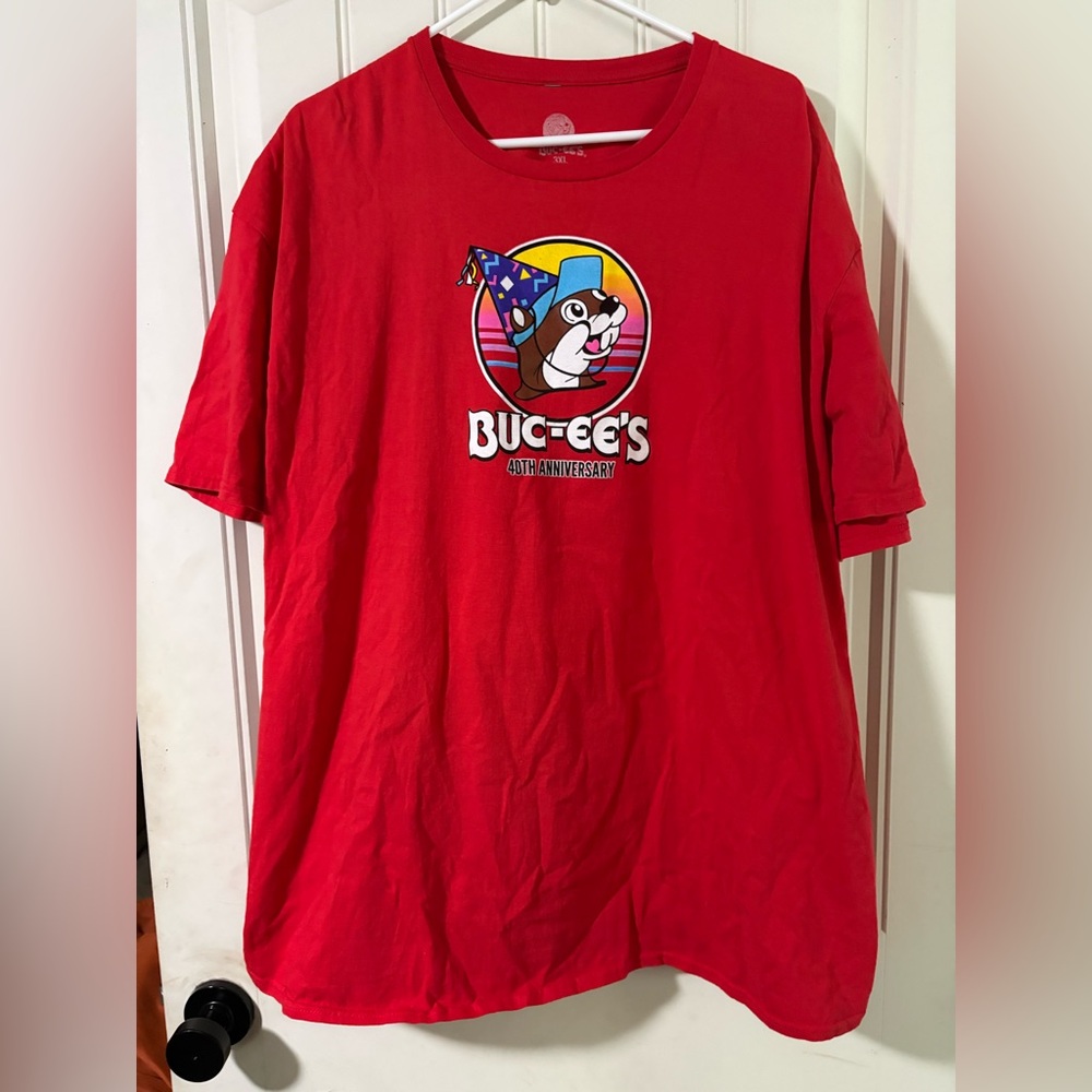 Buc-ee's Red Short Sleeve Men's Tee